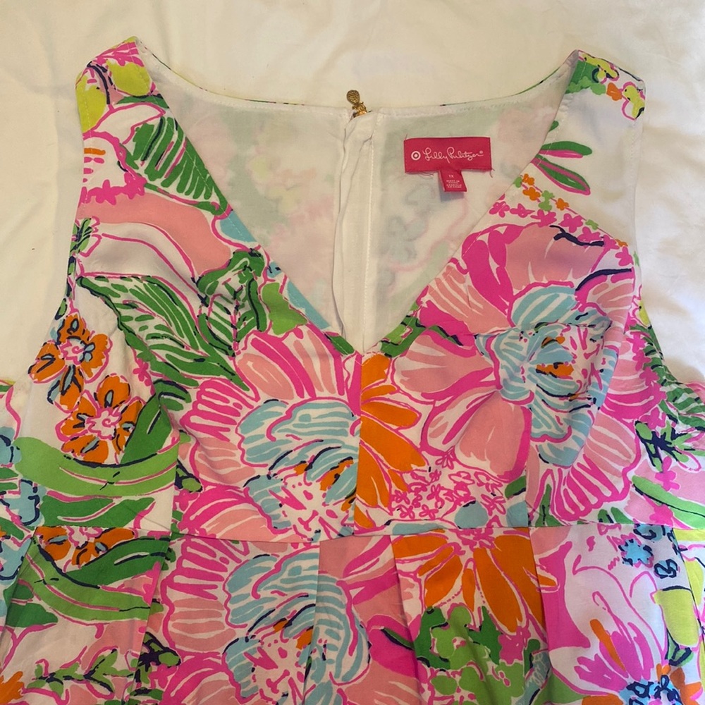 Lily Pulitzer for Target Top.  28” from shoulder to hem. 44” bust. 60” waist